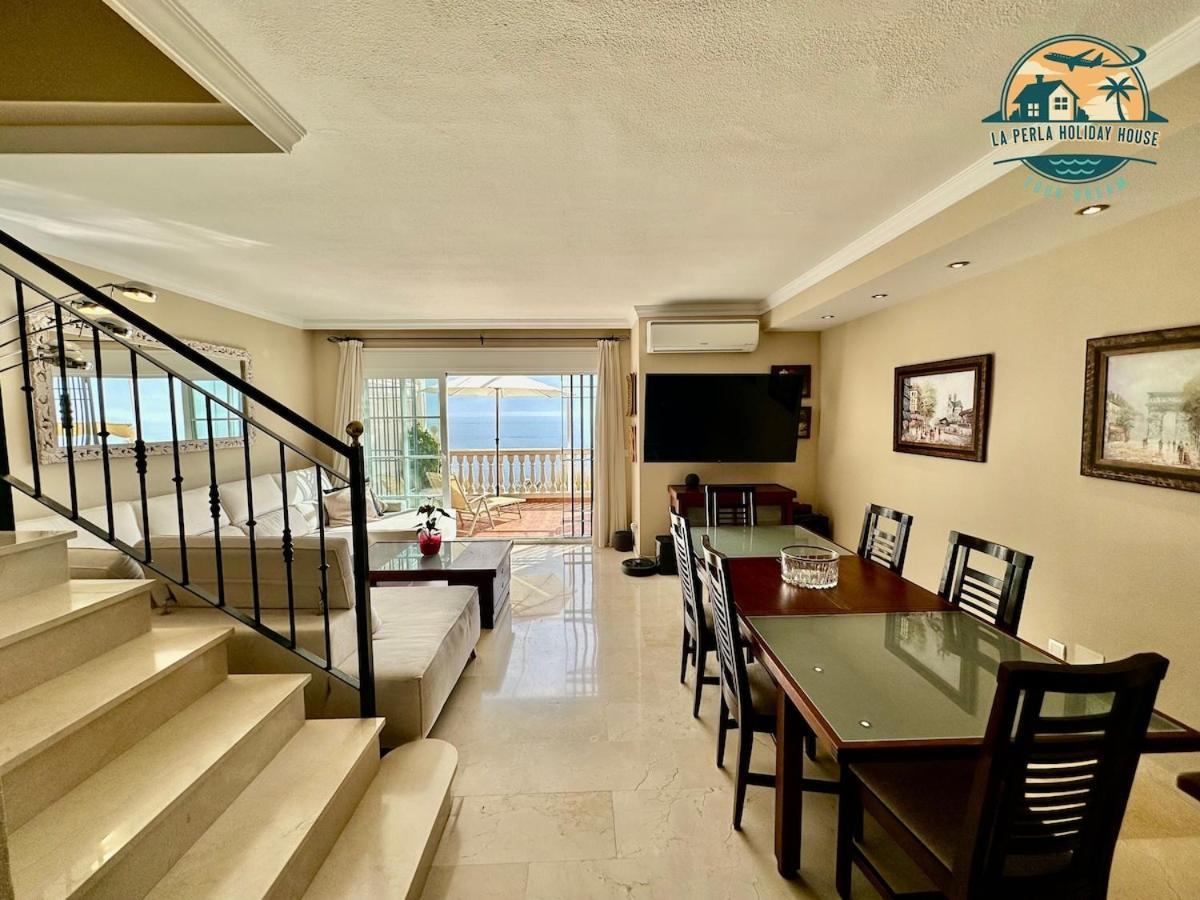 Сasa de vacaciones Seafront Townhouse With Stunning Mediterranean Views, Pool And Garaje Benalmádena