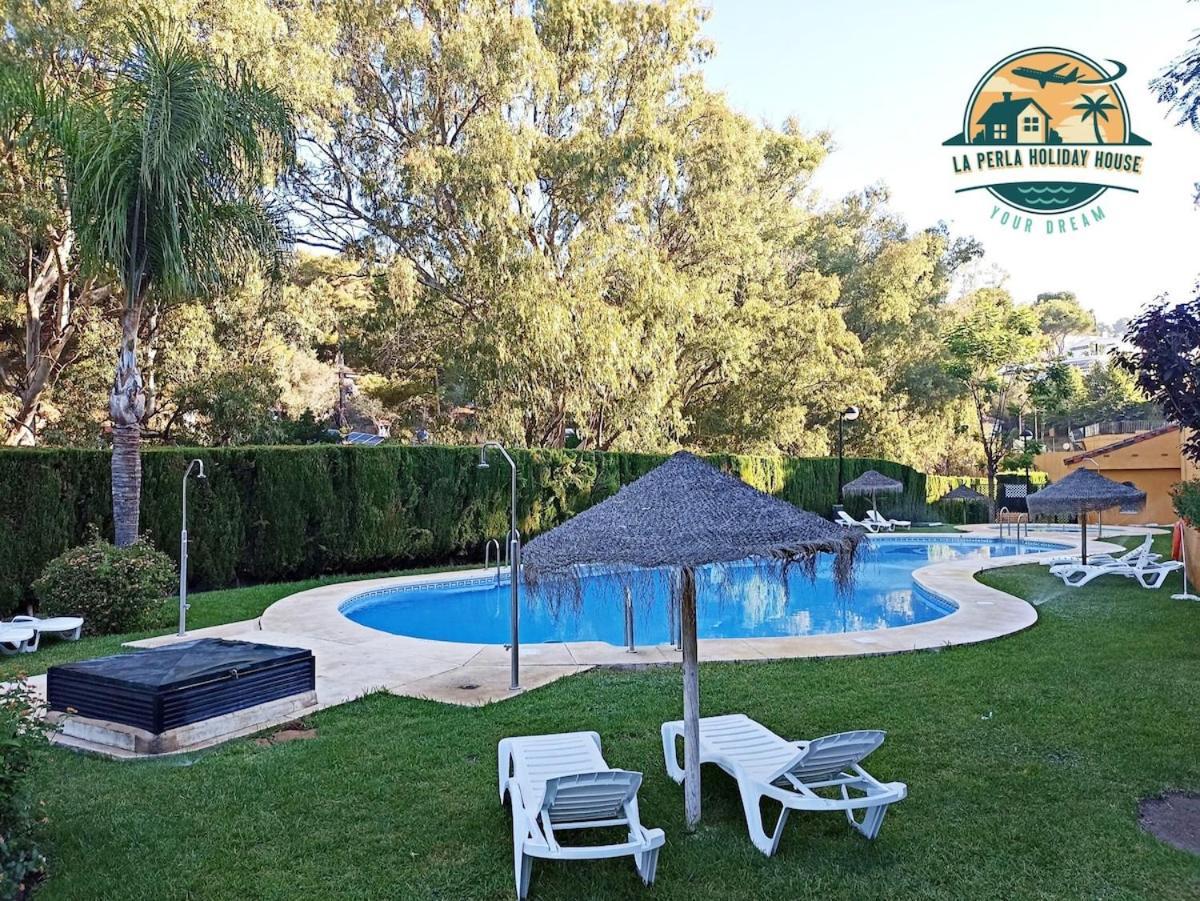 Seafront Townhouse With Stunning Mediterranean Views, Pool And Garaje Сasa de vacaciones