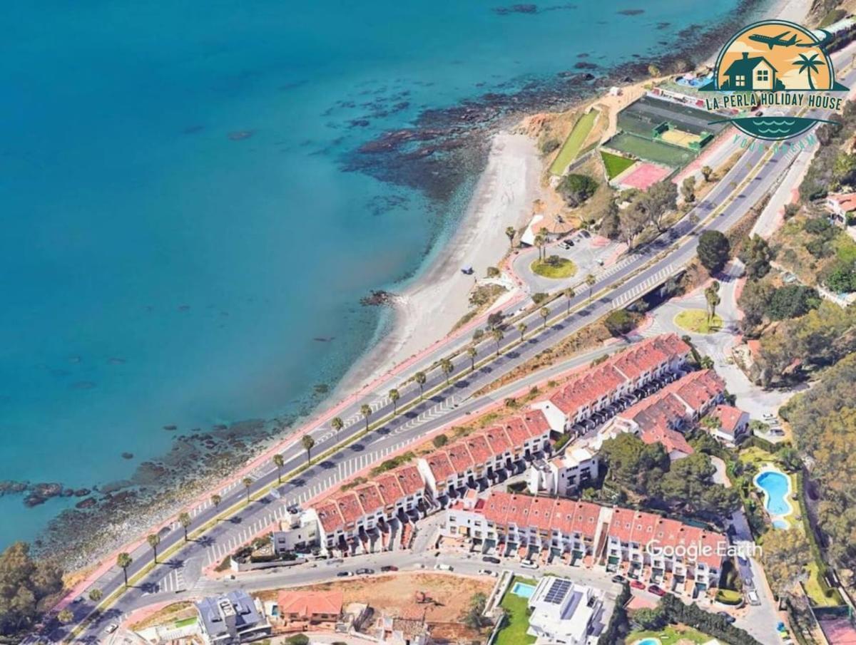Seafront Townhouse With Stunning Mediterranean Views, Pool And Garaje