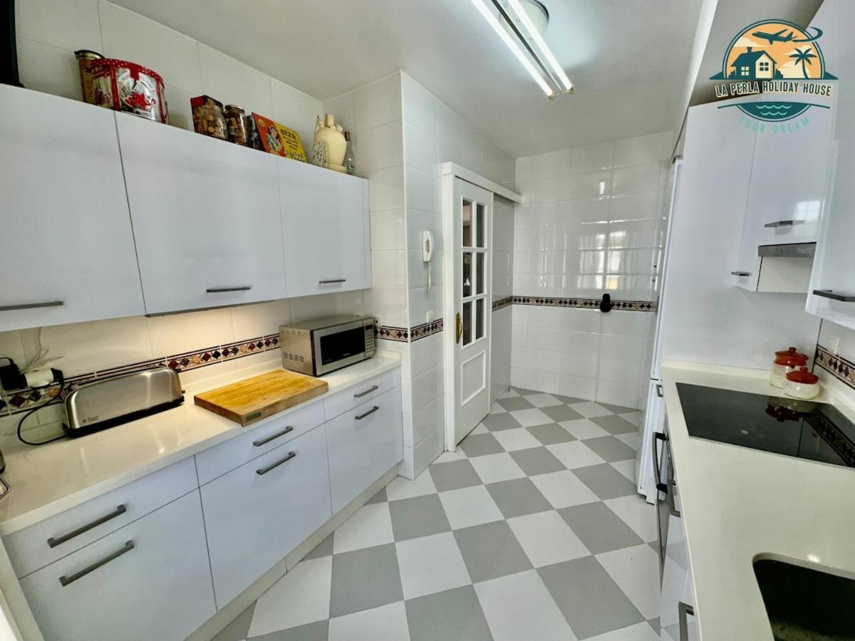 Seafront Townhouse With Stunning Mediterranean Views, Pool And Garaje