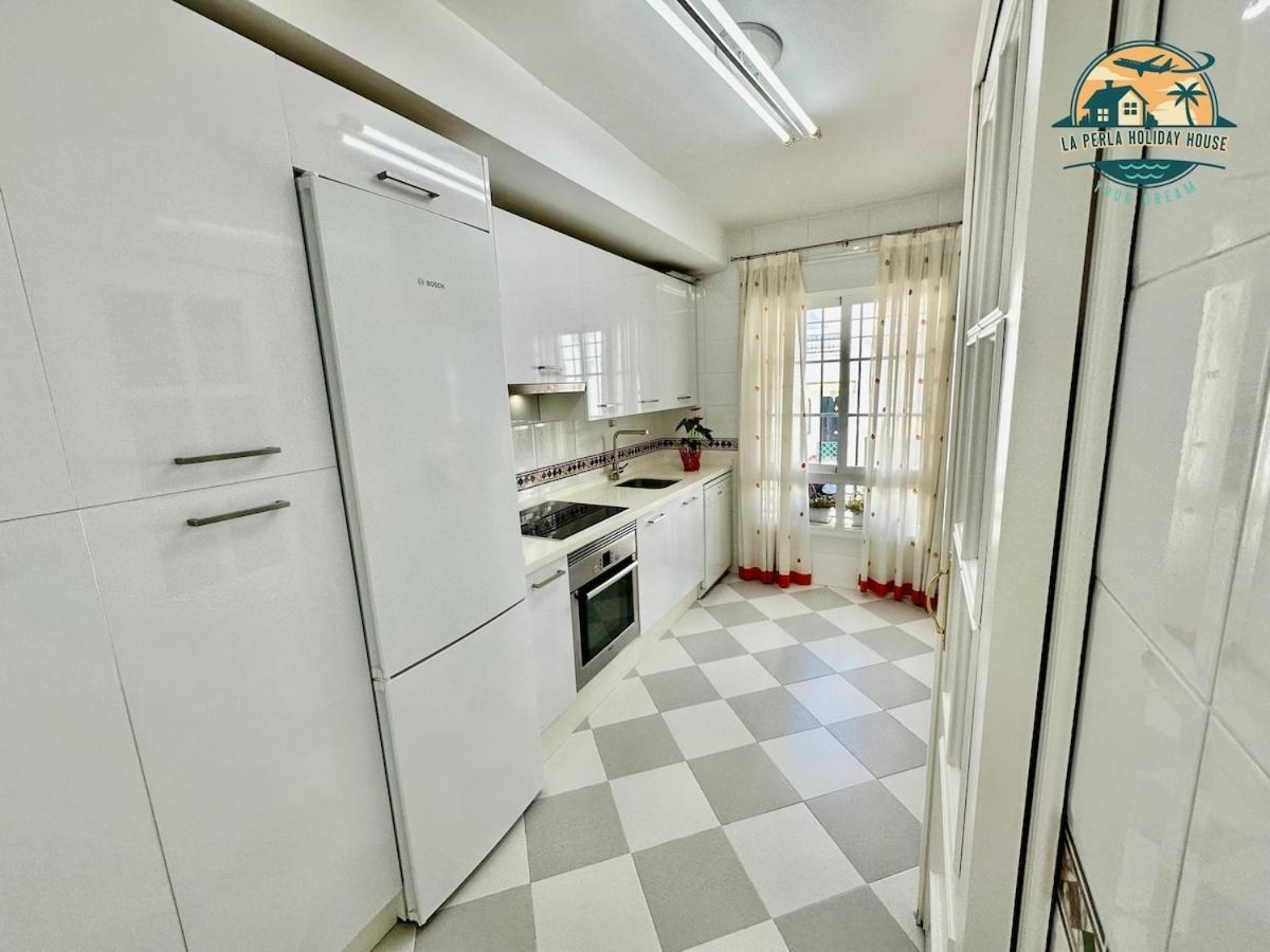 Сasa de vacaciones Seafront Townhouse With Stunning Mediterranean Views, Pool And Garaje *