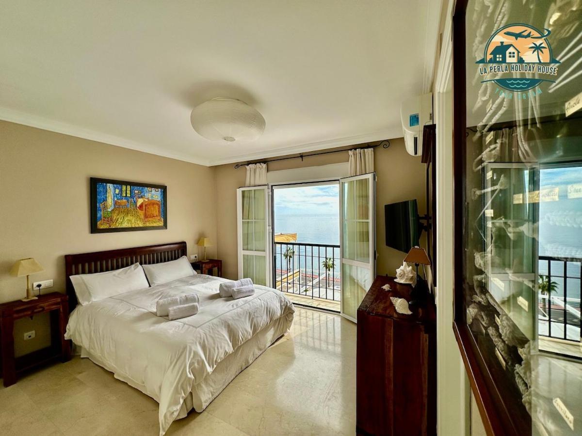 Сasa de vacaciones Seafront Townhouse With Stunning Mediterranean Views, Pool And Garaje *