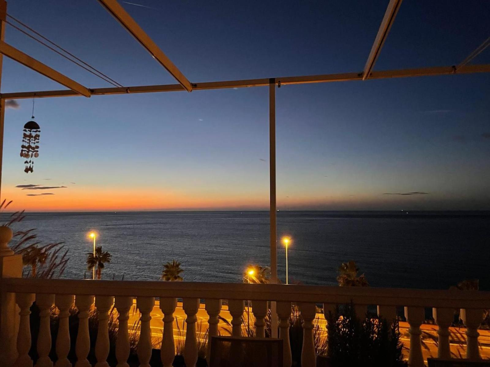 Seafront Townhouse With Stunning Mediterranean Views, Pool And Garaje * Benalmádena